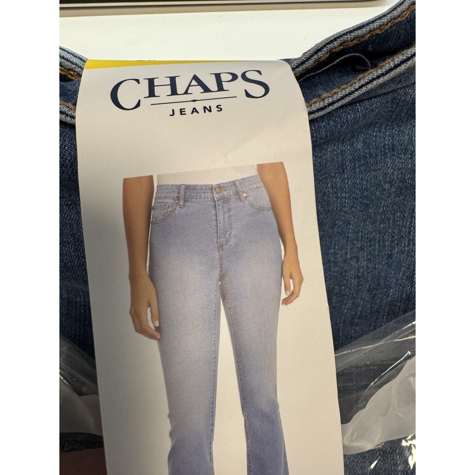NWT Chaps Women’s Mid-Rise Crop Kick Jeans – Size 6/28 (Mereen Wash, 26” Inseam)